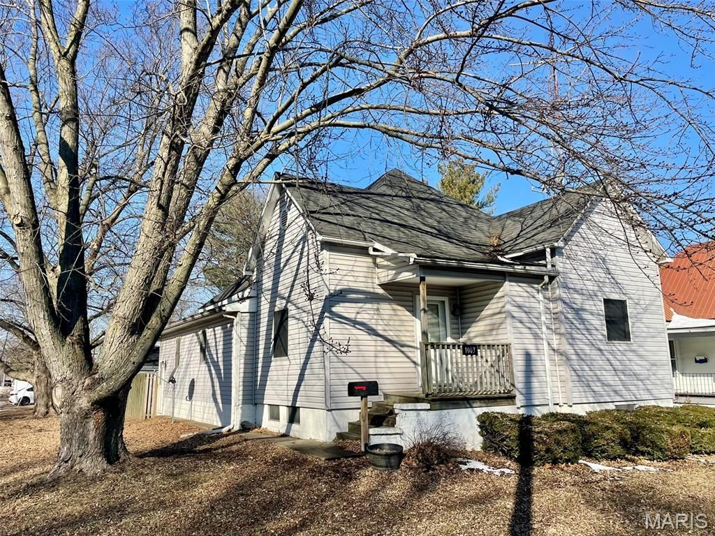 1003 N Monroe Street, Litchfield, IL 62056 Main Photo