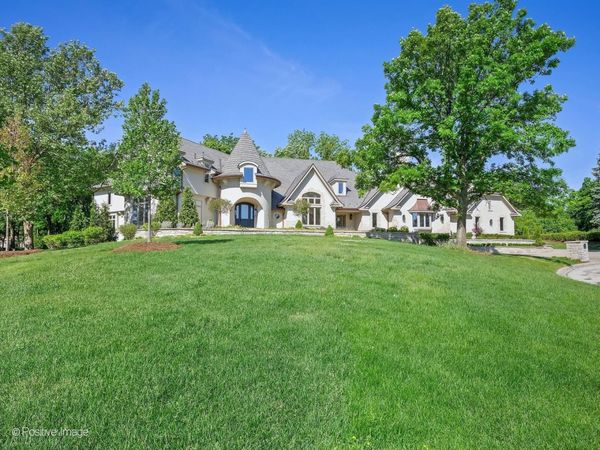 20 Natoma Drive, Oak Brook, IL 60523