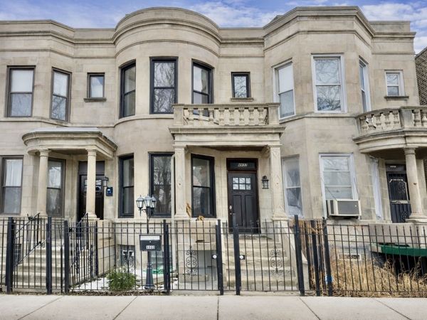 4937 S Prairie Avenue, Chicago, IL 60615