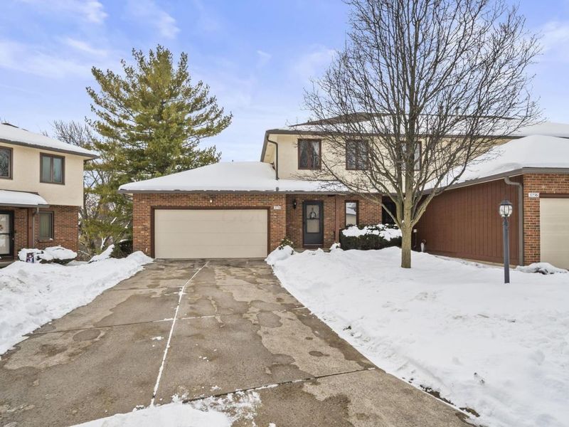 3234 Parkview Circle, Grove City, OH 43123 Photo 2