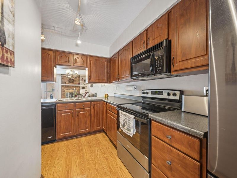 3234 Parkview Circle, Grove City, OH 43123 Photo 6