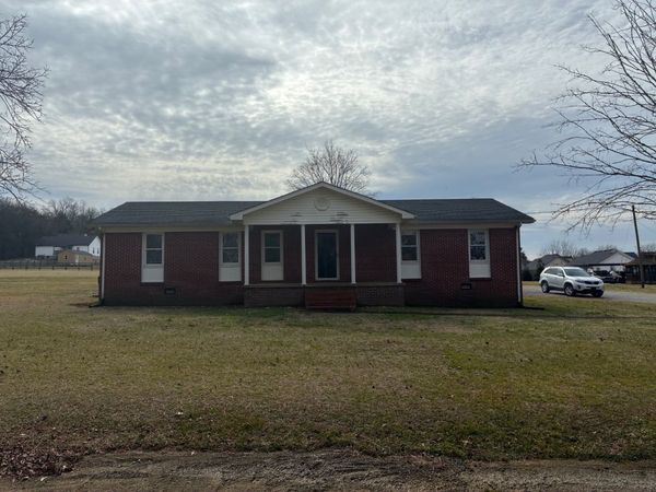 135 Beechwood Ave , Cornersville, TN 37047