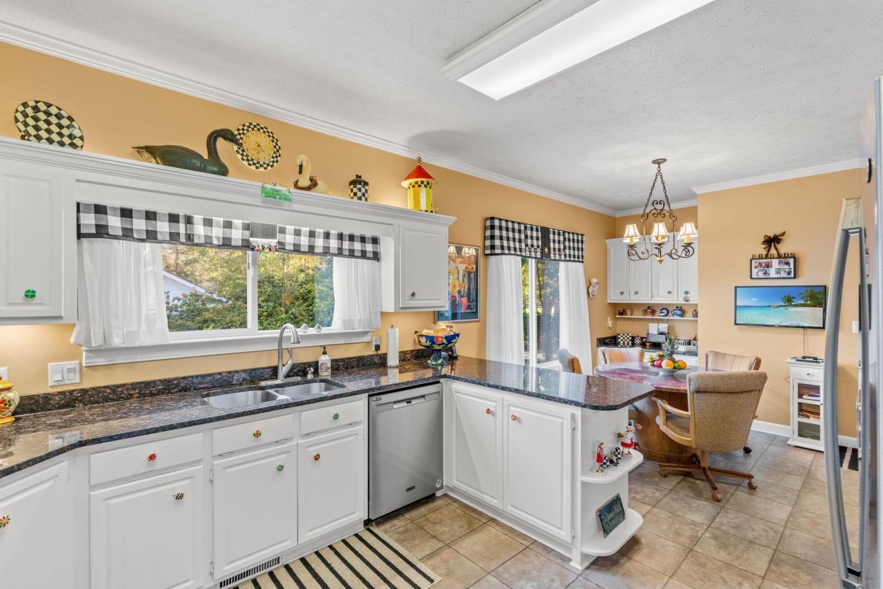 3775 Cedar Creek Dr.  Photo 11