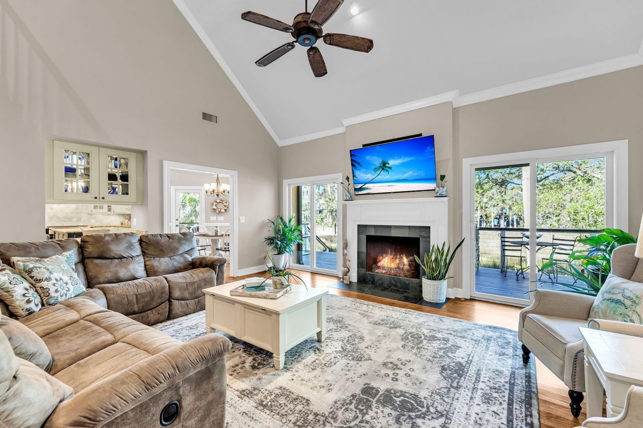 2410 The Haul Over Photo 19