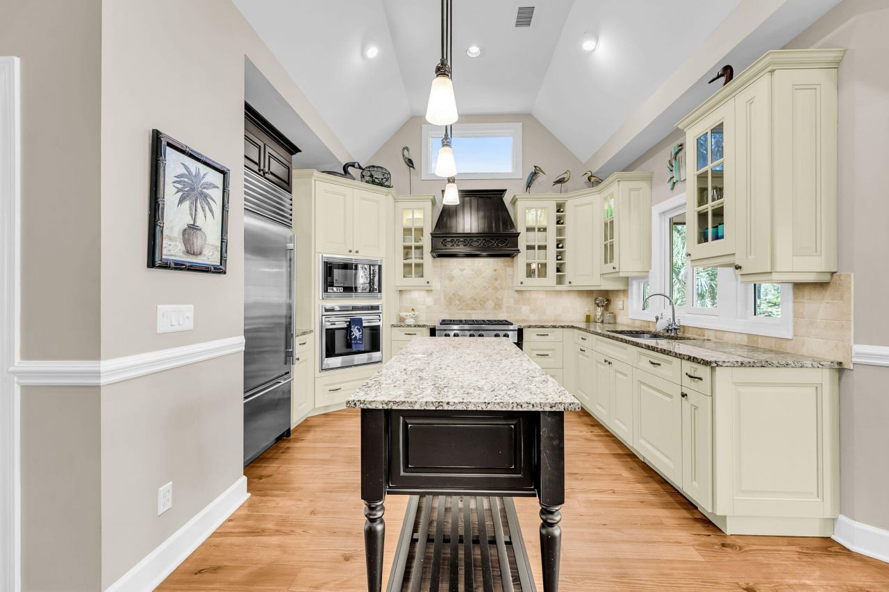 2410 The Haul Over Photo 24