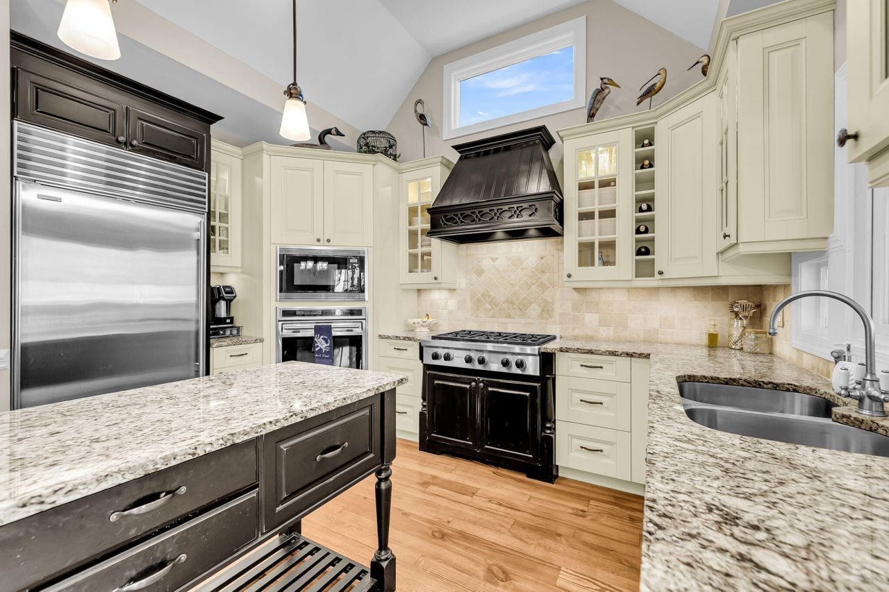 2410 The Haul Over Photo 26