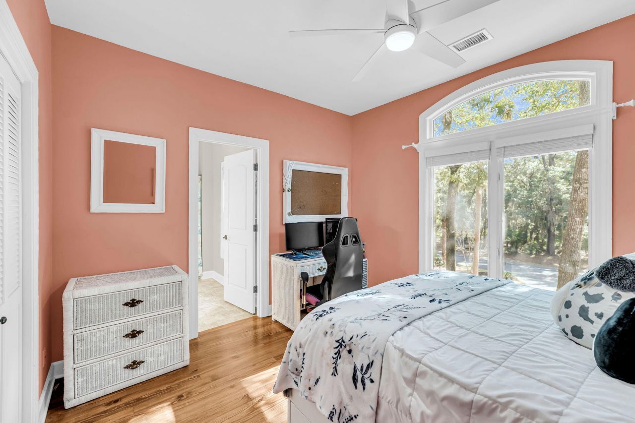 2410 The Haul Over Photo 43