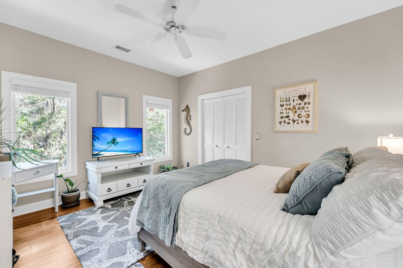 2410 The Haul Over Photo 46