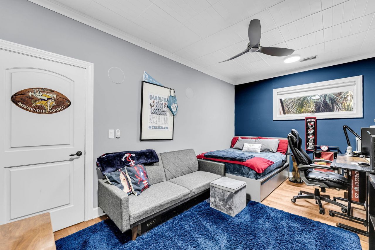 2410 The Haul Over Photo 49