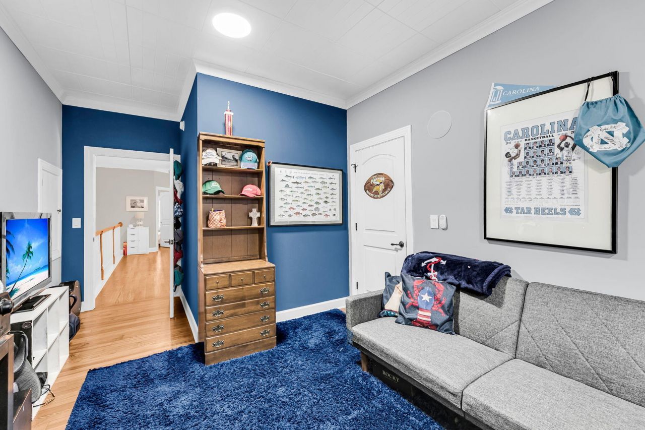 2410 The Haul Over Photo 50