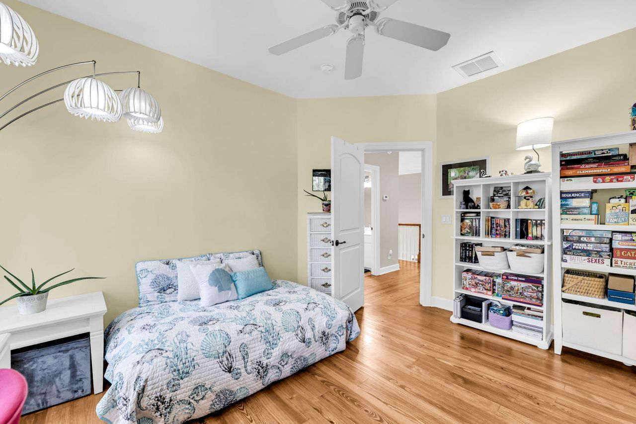 2410 The Haul Over Photo 53