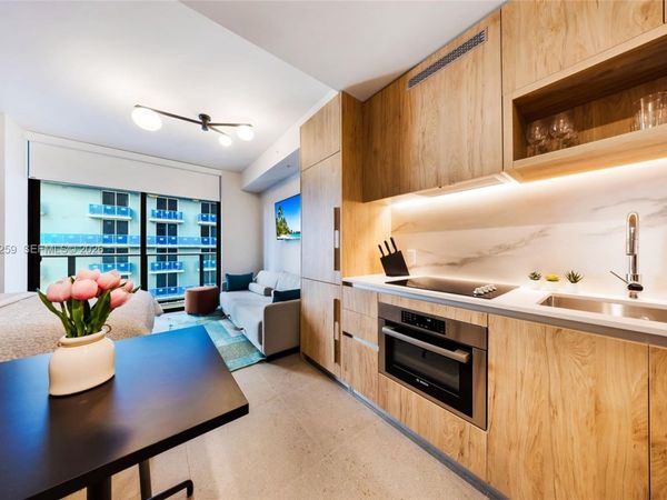 11 NE 6th St , Unit 1208, Miami, FL 33132