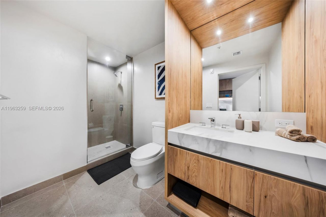 11 NE 6th St , Unit 1208, Miami, FL 33132 Photo