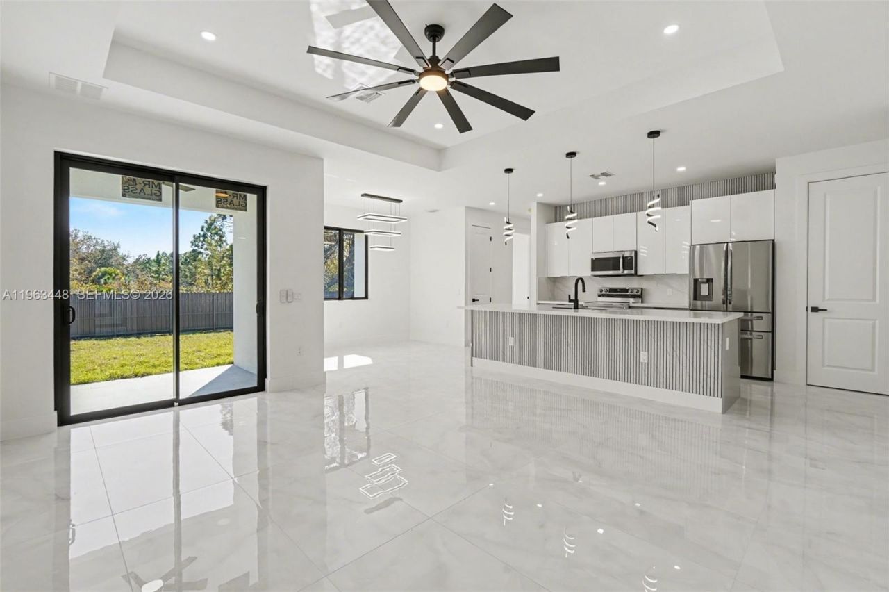 369 Woodburn, Lehigh Acres, FL 33972 Photo