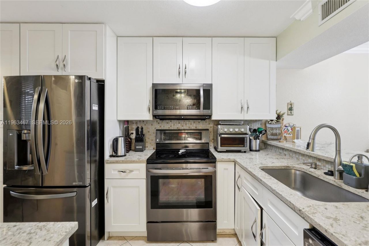 5732 Coral Lake Dr , Unit 308, Margate, FL 33063 Photo