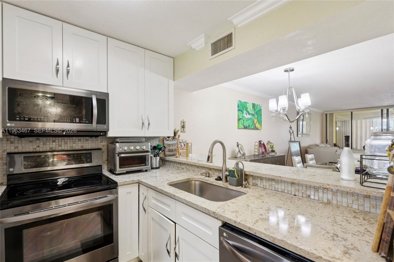 5732 Coral Lake Dr , Unit 308, Margate, FL 33063 Photo