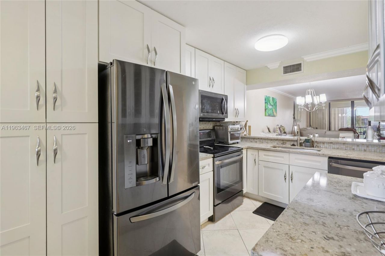 5732 Coral Lake Dr , Unit 308, Margate, FL 33063 Photo