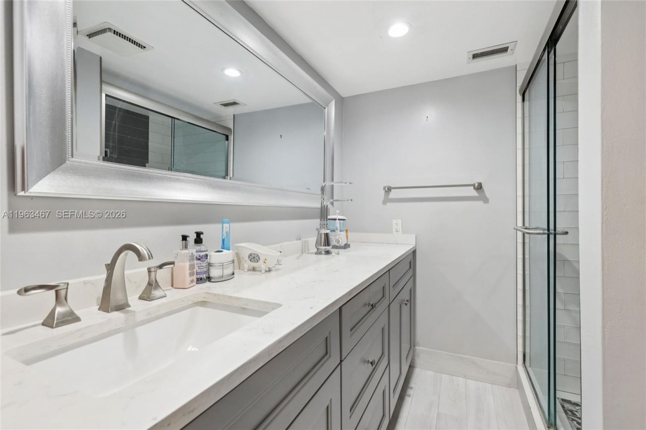 5732 Coral Lake Dr , Unit 308, Margate, FL 33063 Photo