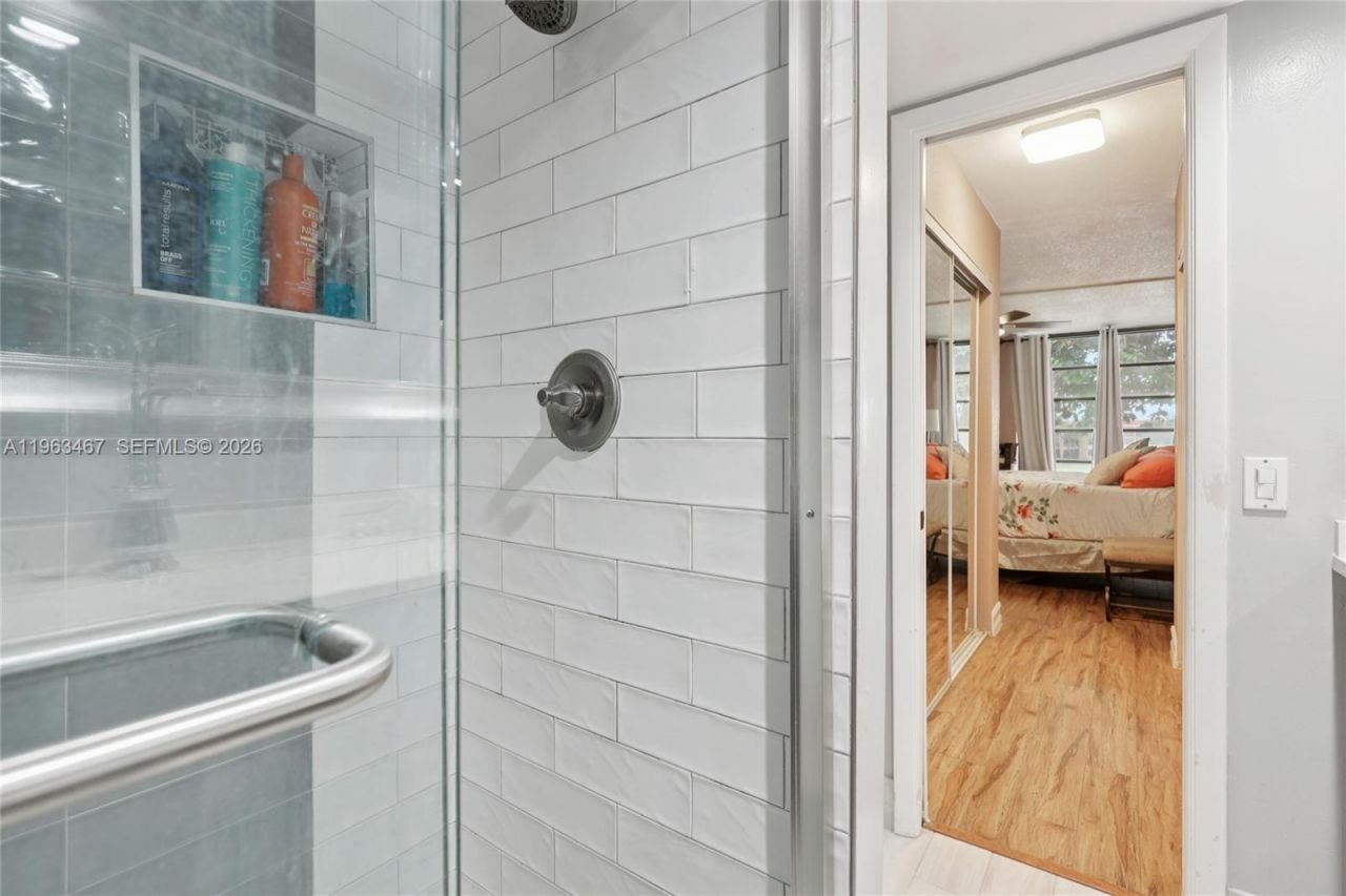 5732 Coral Lake Dr , Unit 308, Margate, FL 33063 Photo