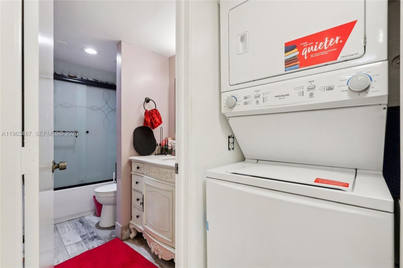 5732 Coral Lake Dr , Unit 308, Margate, FL 33063 Photo