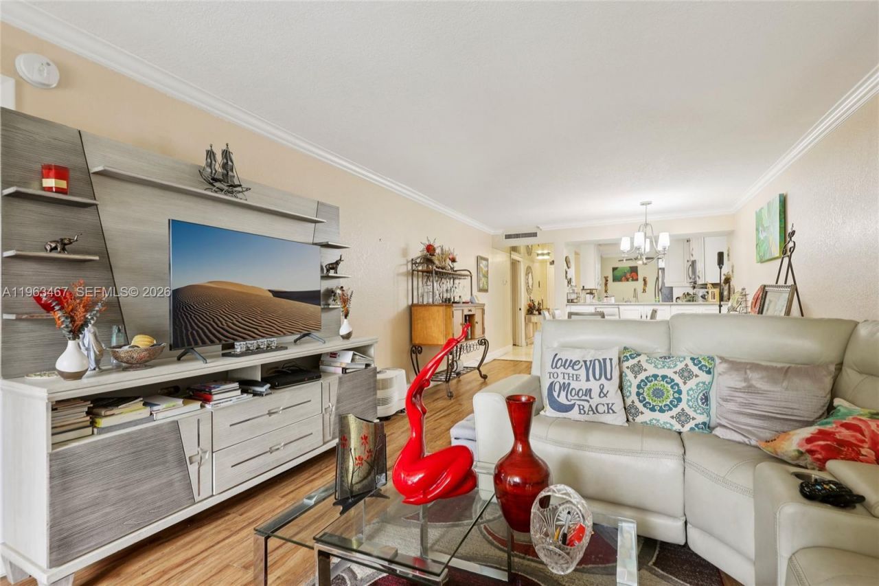 5732 Coral Lake Dr , Unit 308, Margate, FL 33063 Photo