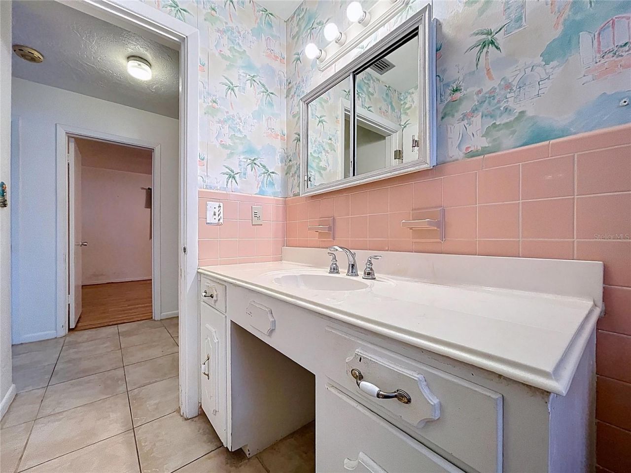1002 Bay Breeze Terrace, Largo, FL 33770 Photo
