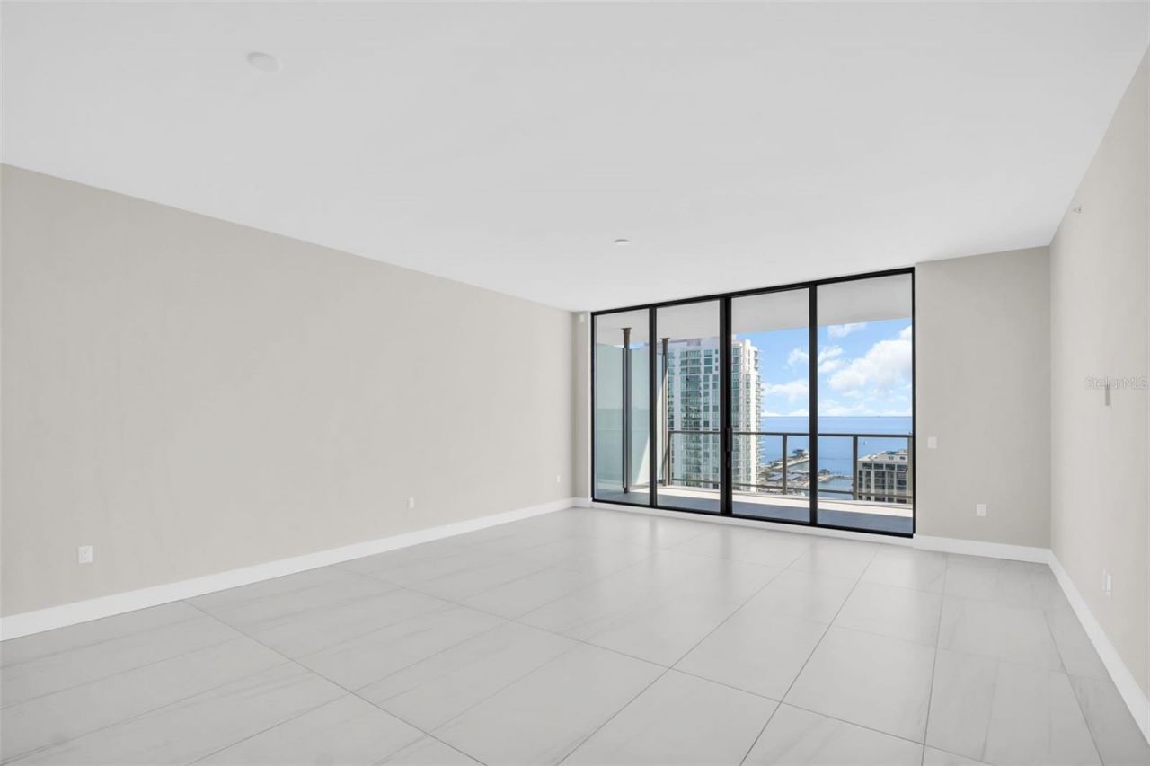 275 1st Avenue S, Unit 3304, Saint Petersburg, FL 33701 Photo