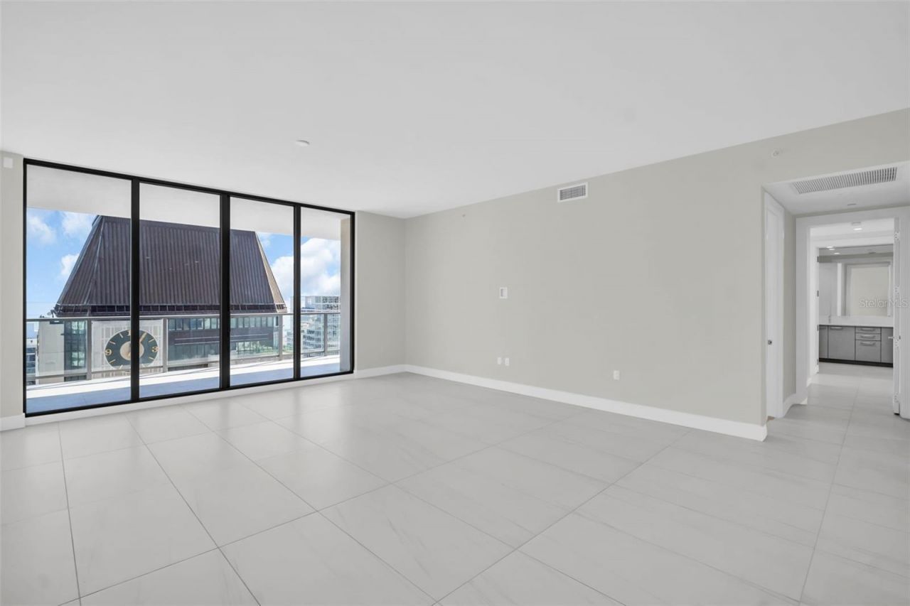 275 1st Avenue S, Unit 3304, Saint Petersburg, FL 33701 Photo