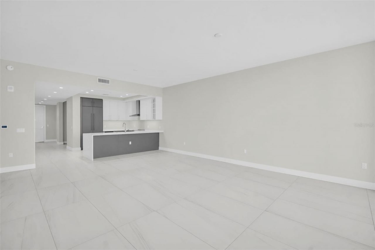 275 1st Avenue S, Unit 3304, Saint Petersburg, FL 33701 Photo