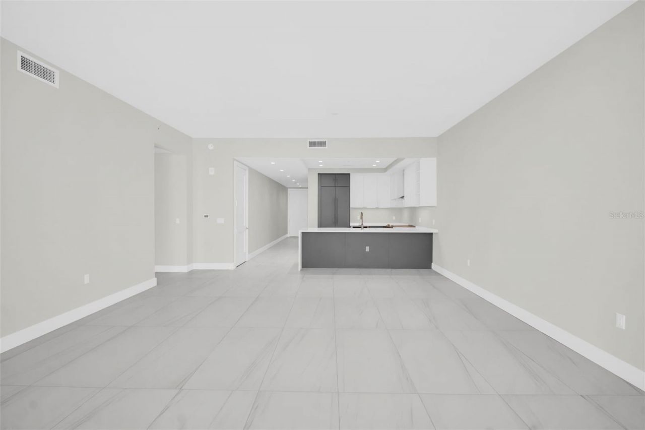 275 1st Avenue S, Unit 3304, Saint Petersburg, FL 33701 Photo