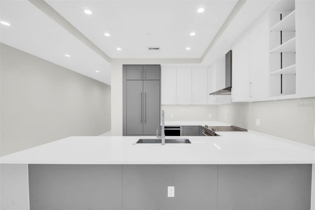 275 1st Avenue S, Unit 3304, Saint Petersburg, FL 33701 Photo