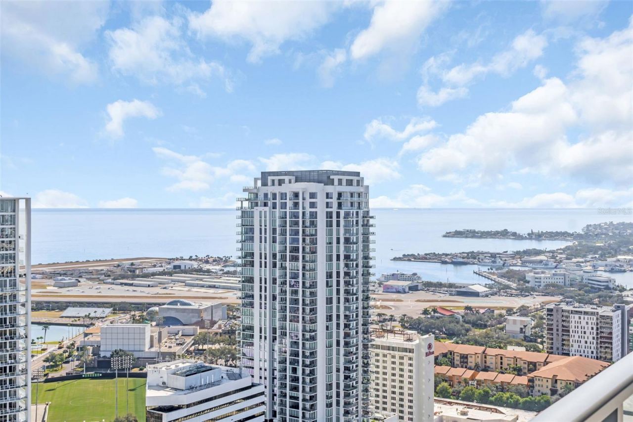 275 1st Avenue S, Unit 3304, Saint Petersburg, FL 33701 Photo