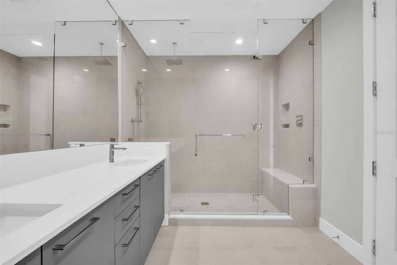 275 1st Avenue S, Unit 3304, Saint Petersburg, FL 33701 Photo
