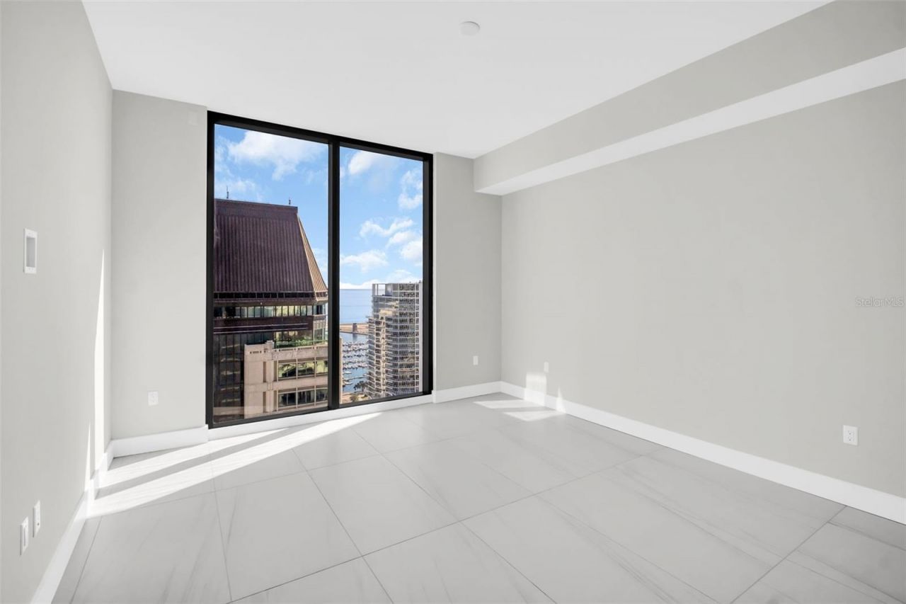 275 1st Avenue S, Unit 3304, Saint Petersburg, FL 33701 Photo