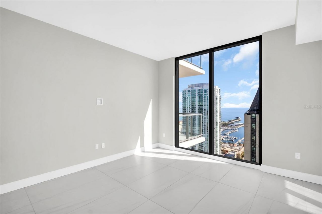 275 1st Avenue S, Unit 3304, Saint Petersburg, FL 33701 Photo