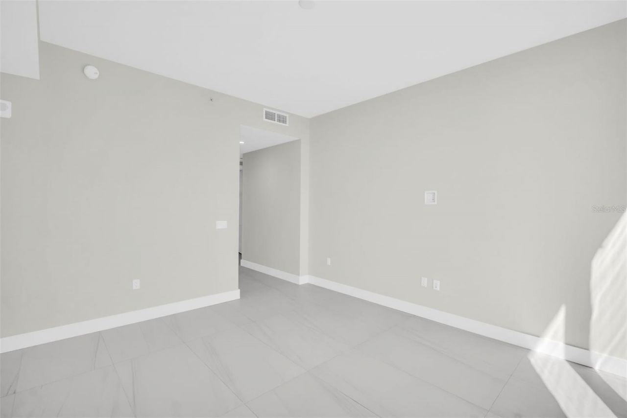 275 1st Avenue S, Unit 3304, Saint Petersburg, FL 33701 Photo