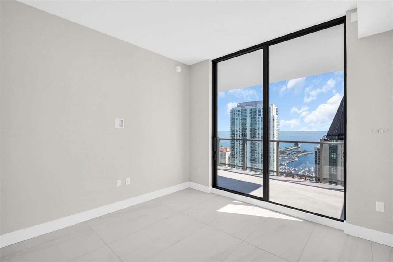 275 1st Avenue S, Unit 3304, Saint Petersburg, FL 33701 Photo