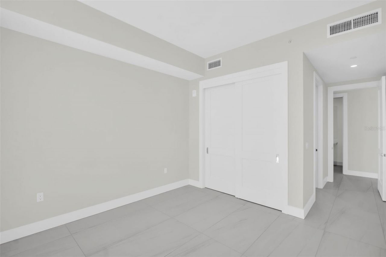 275 1st Avenue S, Unit 3304, Saint Petersburg, FL 33701 Photo