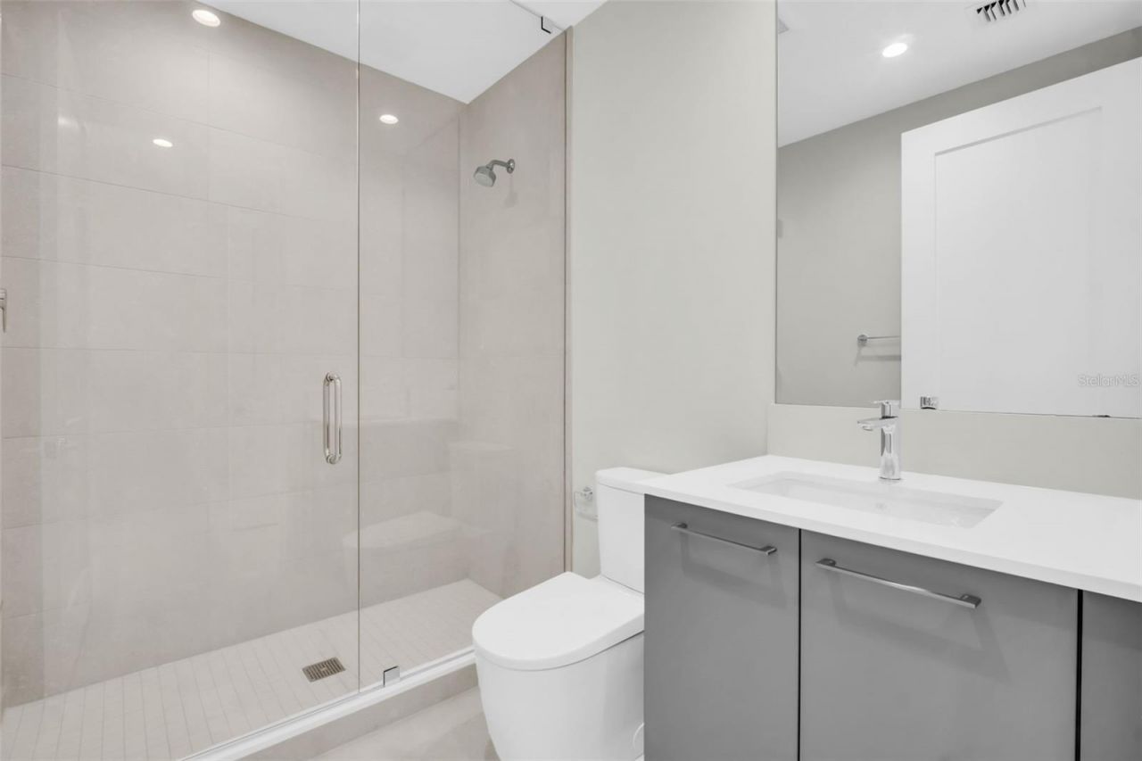 275 1st Avenue S, Unit 3304, Saint Petersburg, FL 33701 Photo