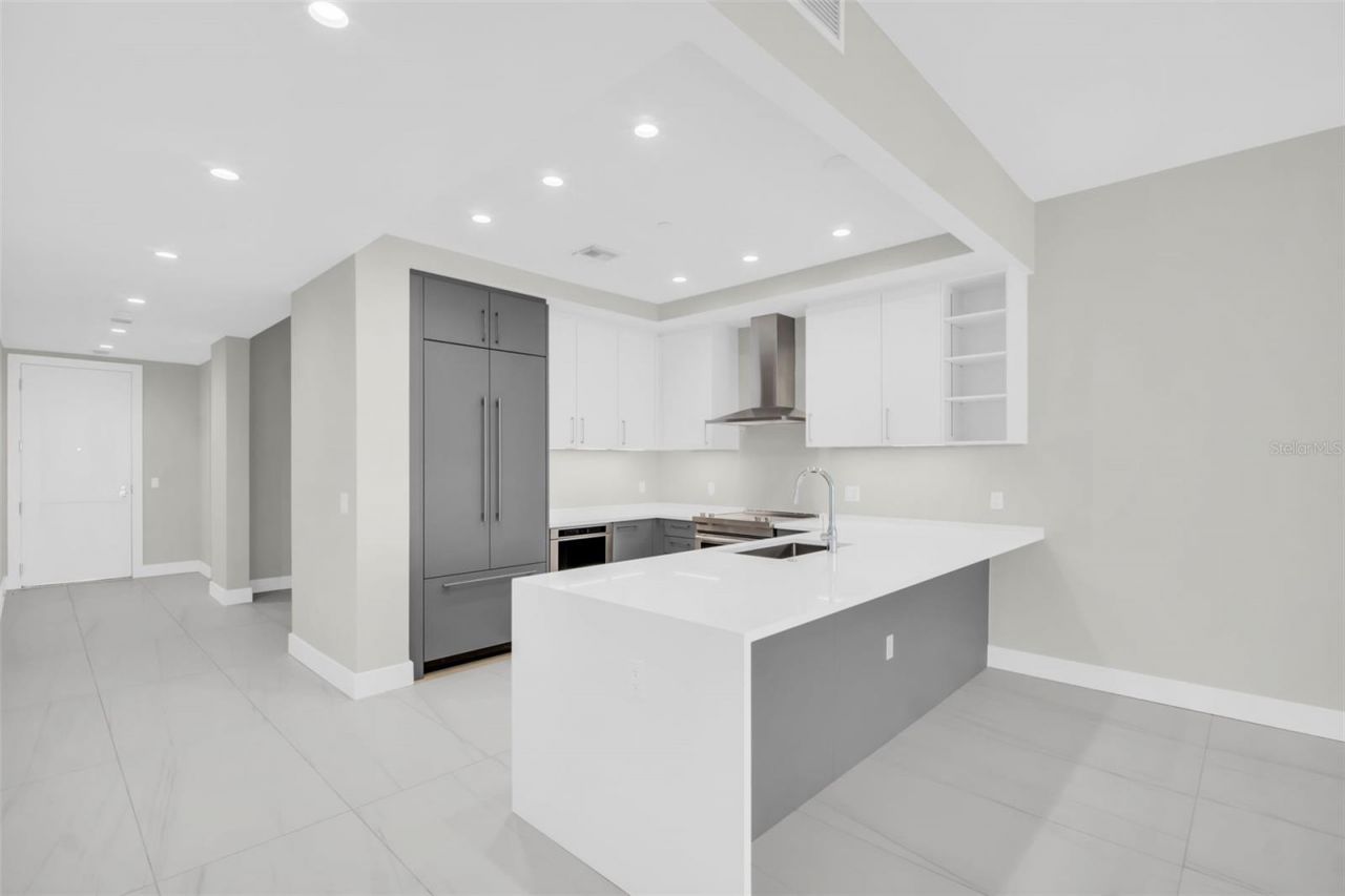 275 1st Avenue S, Unit 3304, Saint Petersburg, FL 33701 Photo