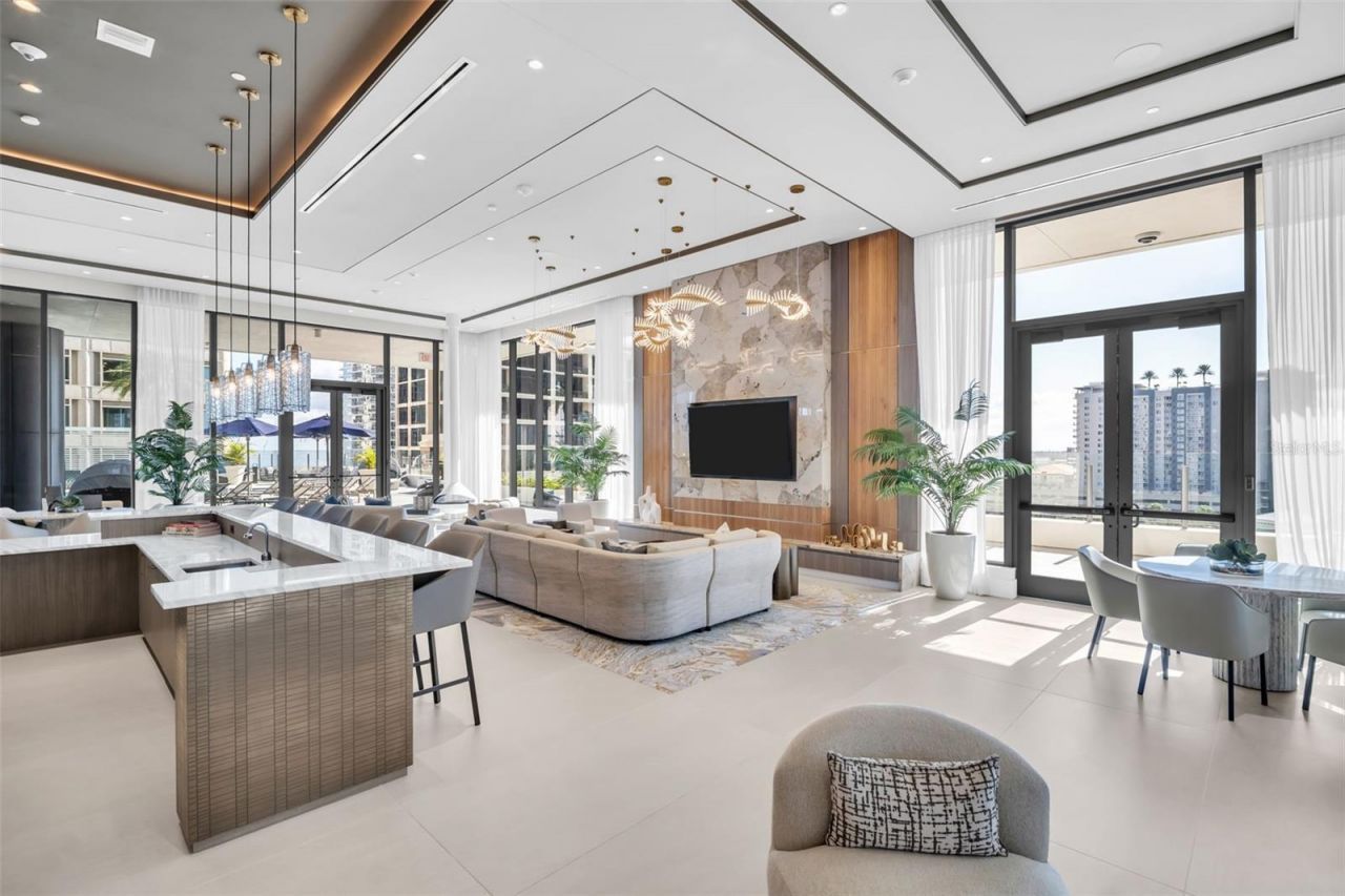 275 1st Avenue S, Unit 3304, Saint Petersburg, FL 33701 Photo