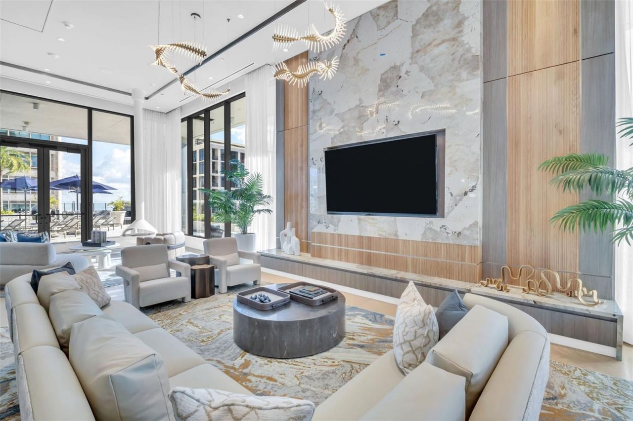 275 1st Avenue S, Unit 3304, Saint Petersburg, FL 33701 Photo