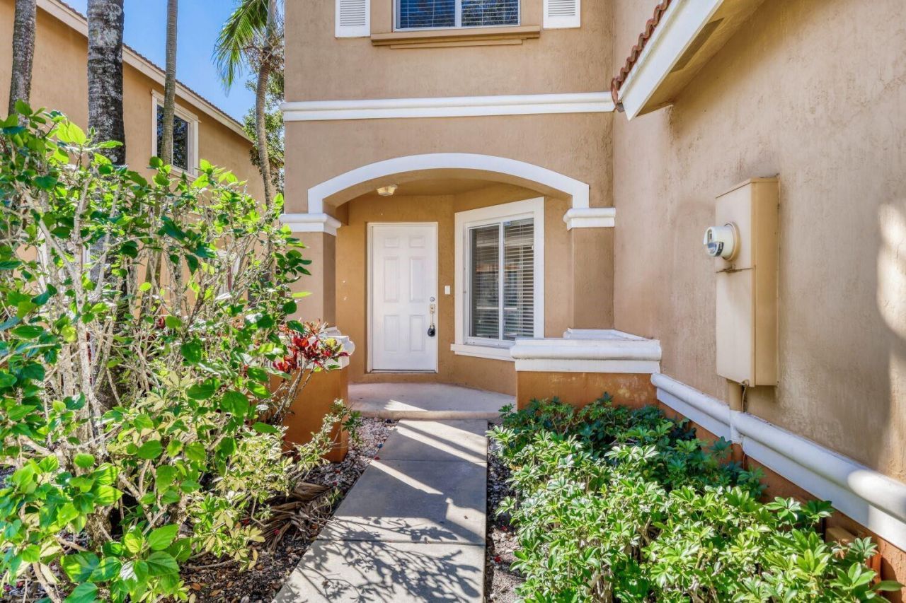 6108 Whalton St, West Palm Beach, FL 33411 Photo