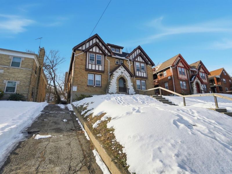 1029 Dana Avenue, Cincinnati, OH 45229 Photo 3