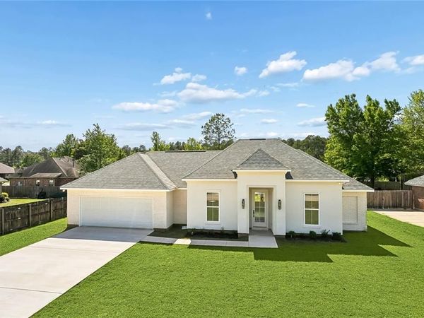 450 AUTUMN WIND Lane, Mandeville, LA 70471