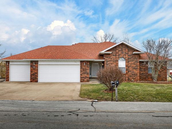 204 S 38th Street, Nixa, MO 65714