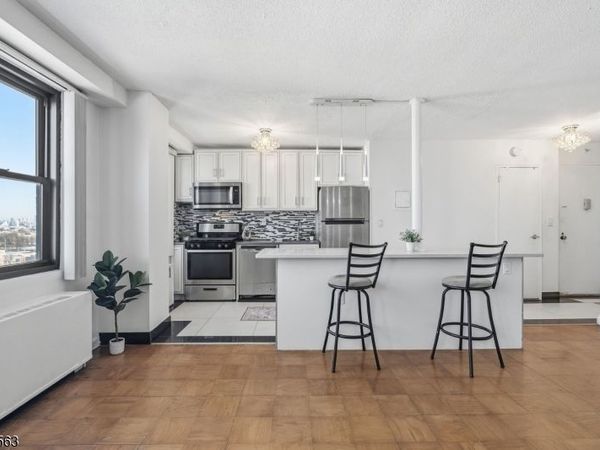 201 St. Pauls Ave, Jersey, NJ 07306