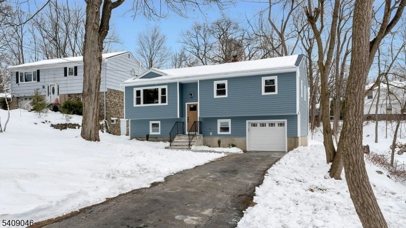 120 Star Lake Rd, Bloomingdale, NJ 07403 Main Photo