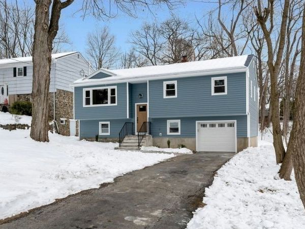 120 Star Lake Rd, Bloomingdale, NJ 07403