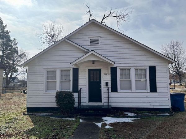 217 W 3rd St., Rector, AR 72461